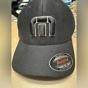 TravisMathew S/S Flex Fit Hat- nwt